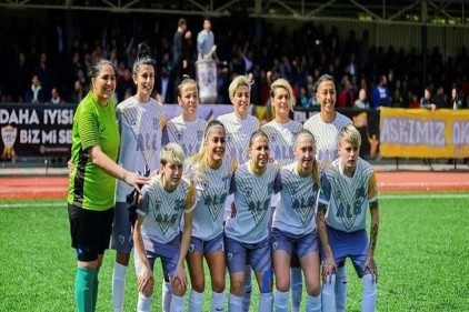 Alg Spor, rakibini 6-2&#8217;lik skorla yenerek 1&#8217;inci sıraya yükseldi