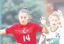 ALGSPOR, SC Freiburg forması giyen Cömert'i transfer etti