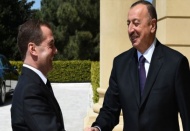 Aliyev, Rusya Başbakanı Medvedev'i kabul etti