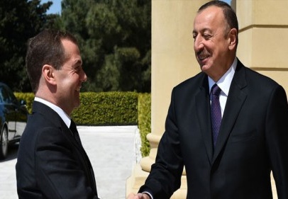 Aliyev, Rusya Başbakanı Medvedev'i kabul etti