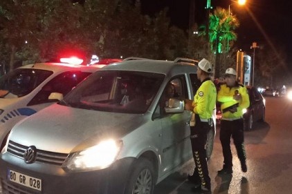 Alkol denetiminde sürücülere 5 bin 634 lira ceza kesildi 