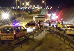 Alkollü gecenin sonu kazayla bitti: 1'i ağır 3 yaralı