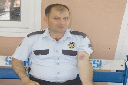 Alkollü sürücü polisi ısırdı