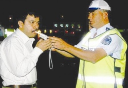 Alkolmetreyi üflemeyenin ehliyetine el konulacak