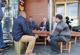 Almacı Pazarı esnafını ziyaret etti