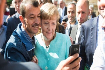 Alman halkının Merkel&#8217;e desteği yüzde 12 geriledi