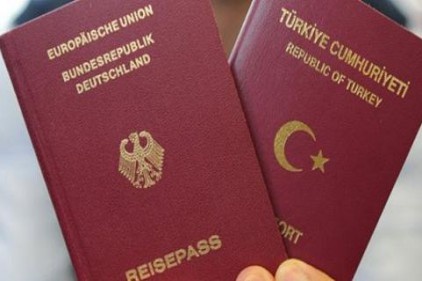 Almanlar&#8217;ın yüzde 58&#8217;i çifte vatandaşlığa karşı çıktı