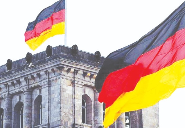Almanya, 'çok yüksek' olan Covid-19 risk seviyesini 'yükseğe' düşürdü