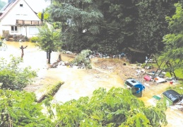 Almanya'da selde ölenlerin sayısı 81'e yükseldi