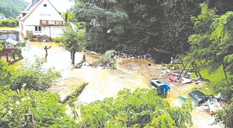 Almanya'da selde ölenlerin sayısı 81'e yükseldi