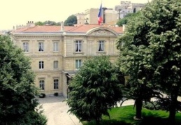 Almanya'dan sonra Fransa da İstanbul Başkonsolosluğu'nu kapattı