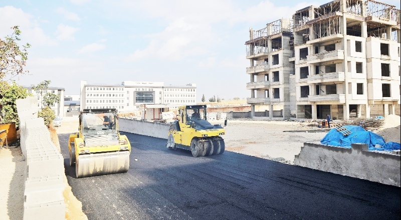 Alparslan Mahallesi’nde yollar asfaltlanıyor