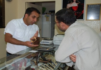 Altın hız kesmiyor