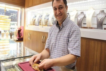 Altını olanlar sarraflara koştu