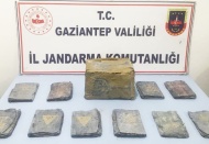 Altınla yazılmış Tevrat ele geçirildi