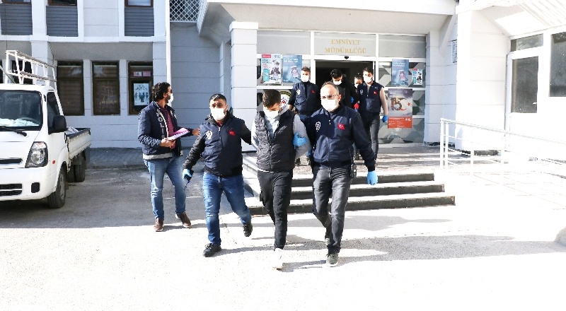 Altınların gramlarıyla oynamak için atölye kurmuşlar