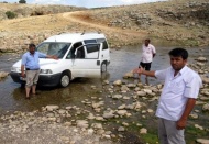 Altınpınar köyü sakinleri köprü ve yol istiyor