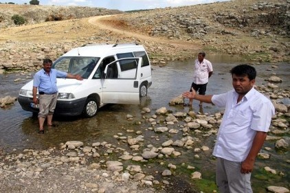 Altınpınar köyü sakinleri köprü ve yol istiyor 