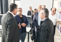 Altunkaya ailesinin inşa ettirdiği kütüphane resmi açılışa hazırlanıyor