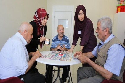 Alzheimer&#8217;ın ilerlemesini önlemeye çalışıyorlar