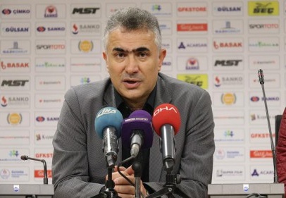 Ama futbolda ne yaparsanız yapın gol atmak zorundasınız