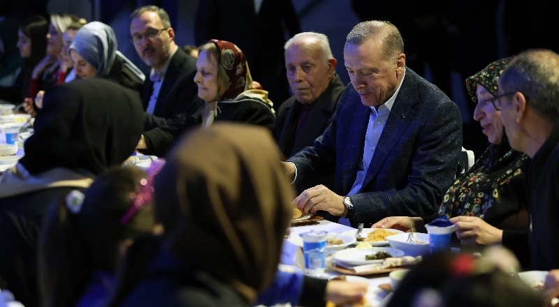 “Amacımız 650 bin konut inşa ederek deprem bölgesini ayağa kaldırmak"