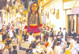 Amal, mülteci çocukların yaşadığı zorlukları dünyaya duyuracak