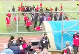 Amatör maçta ortalık savaş alanına döndü: 4 futbolcu yaralı