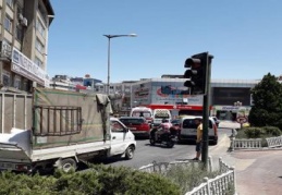 Ambulans, trafikte zor anlar yaşadı