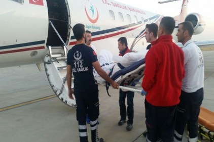 Ambulans uçakla Ankara&#8217;ya gönderildi