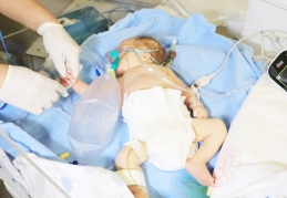 Ambulans uçakla Mersin’e götürülen bebeğin durumu iyi