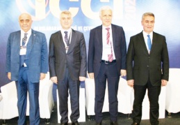''Jeotermal petrolden de, doğalgazdan da, kömürden de kıymetli bir kaynak''