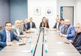 "Türkiye'de ilk kez sorunlarının çözümü için gazetelerin biraraya geldiğine şahit oluyorum”