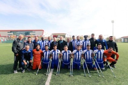 Ampute liderliğini sürdürüyor