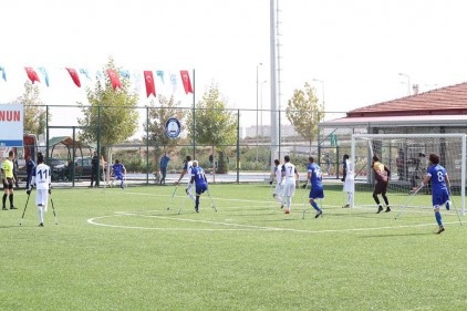 Ampute, rakibini 3-1 mağlup etti