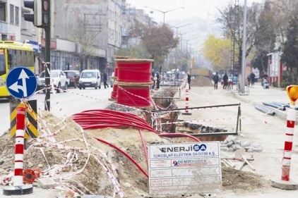 Ana artellerinde altyapı ile üst yapı çalışmaları yenileniyo