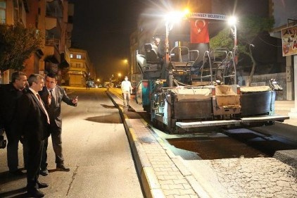Ana cadde ve bulvarlar asfaltlanıyor