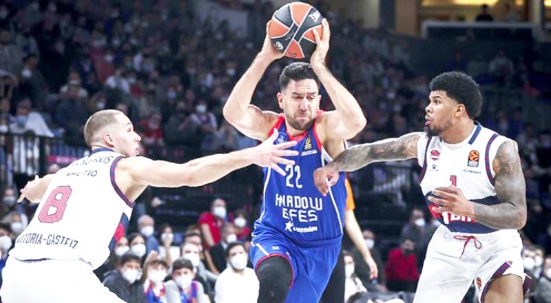 Anadolu Efes, Euroleague'de Bitci Baskonia'yı devirdi