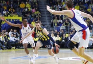 Anadolu Efes'i farklı yenen Fenerbahçe Beko play-off'ta