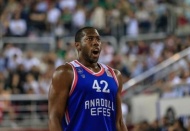 Anadolu Efes'ten Bryant Dunston'a büyük jest