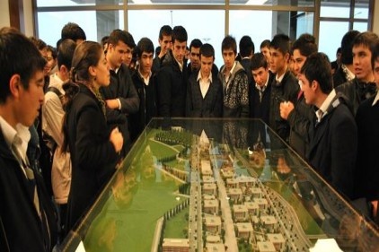 Anadolu Lisesi öğrencileri Gazikent Üniversitesi&#039;ni gezdi