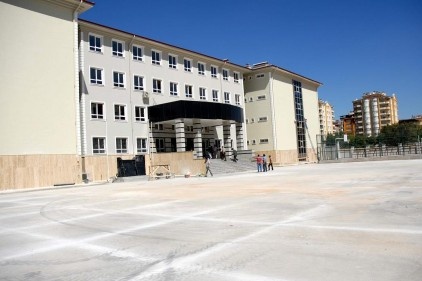 Anadolu Ticaret Meslek Lisesi eğitime başlıyor