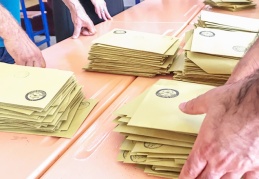 Anayasa Mahkemesi seçim kanunu itirazını kabul etti