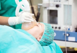 Anestezi teknisyen ve teknikerlerinin iş kaynaklı sorunları çok önemli