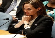 Angelina Jolie BMGK'da brifing verdi