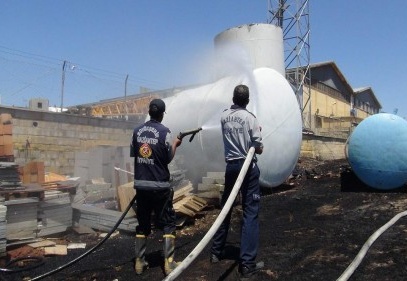 Anız yangını tankere sıçradı