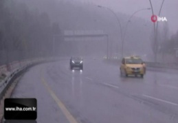Ankara merkeze mevsimin ilk karı yağdı