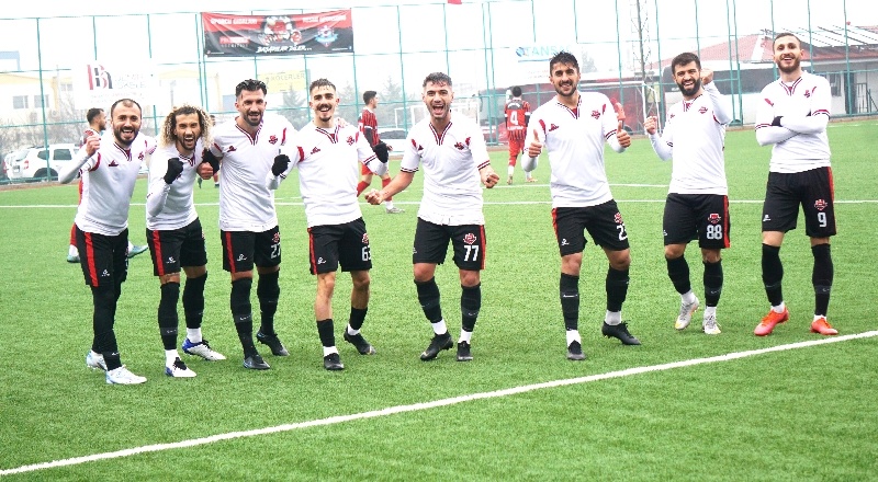Ankas zirvede 4-0