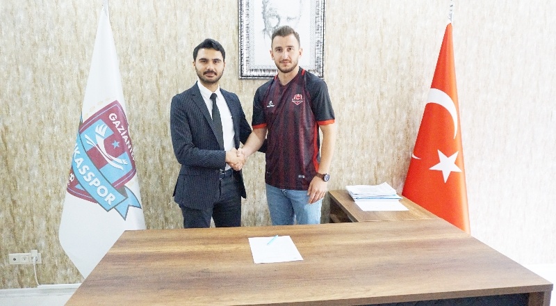 Ankas’ta ilk imzayı forvet attı