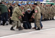 Anne-baba evlat acısıyla yerlerde süründü